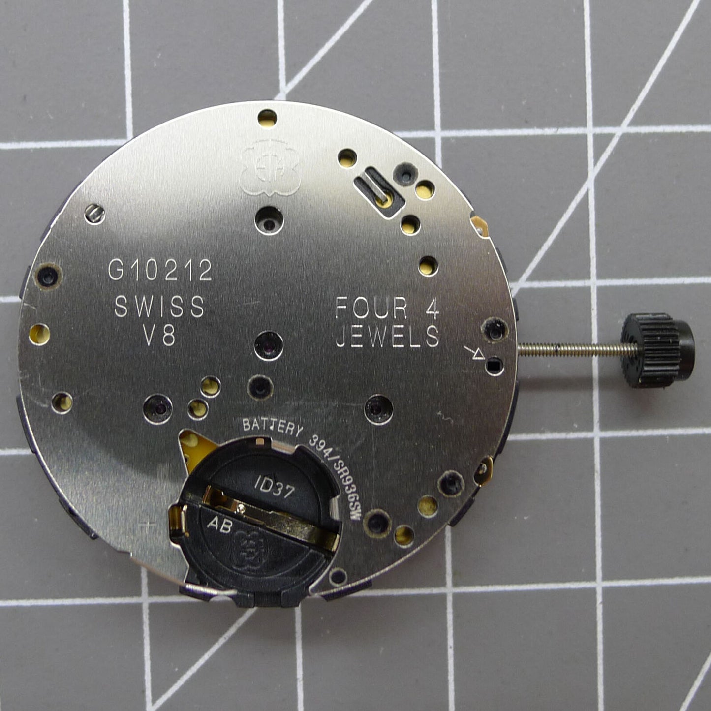 Quartz watch movements G10.211, G10.212, G15.212, G15.261 for accurate wristwatch timekeeping.