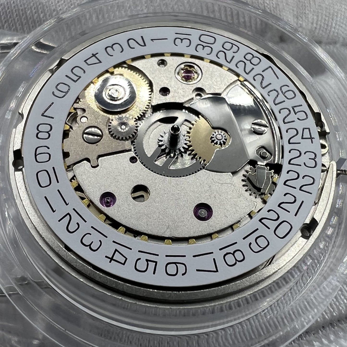 Sellita SW200-1 automatic mechanical watch movement, precise ETA 2824-2 compatible replacement for watch repairs.