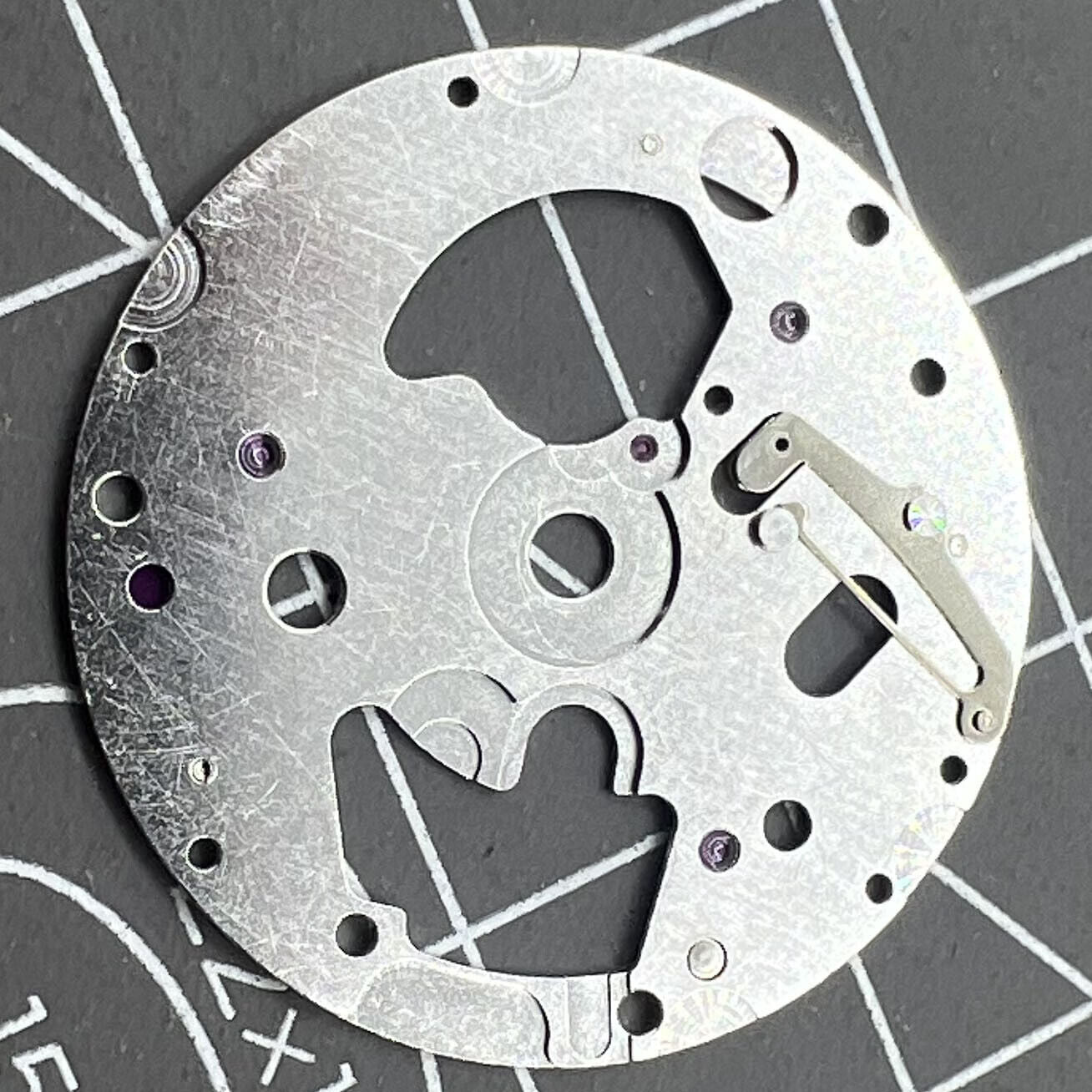 Generic 3135-600 date indicator seating for RLX3135 movement, precision watch accessory.