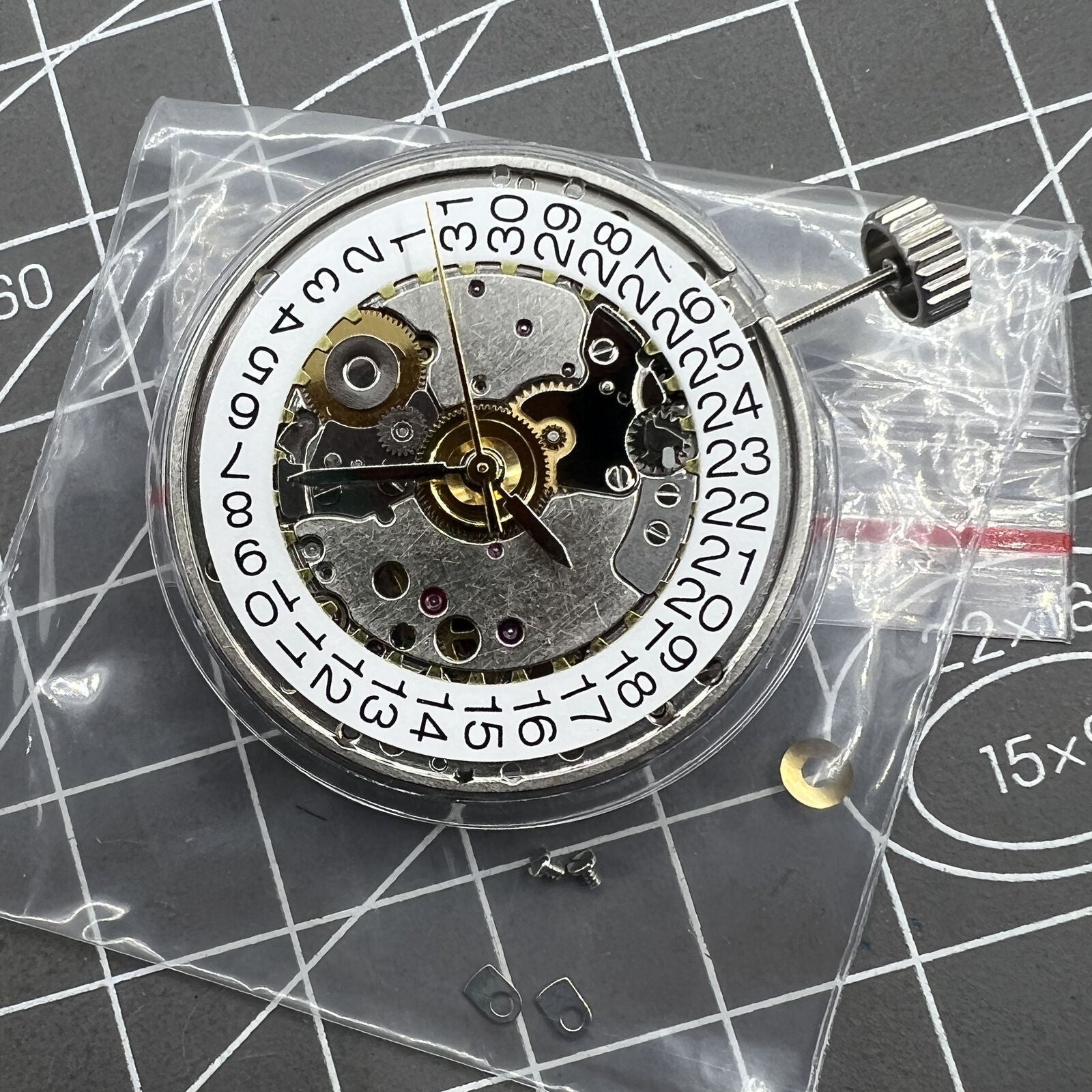 Hangzhou Golden Rotor mechanical watch movement showing single calendar feature in elegant design