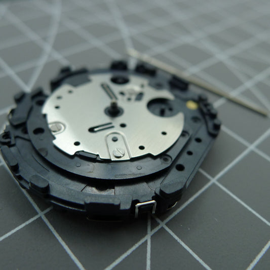 Hattori Epson TMI VL57A quartz watch movement, precision Japan-made mechanism for accurate timekeeping
