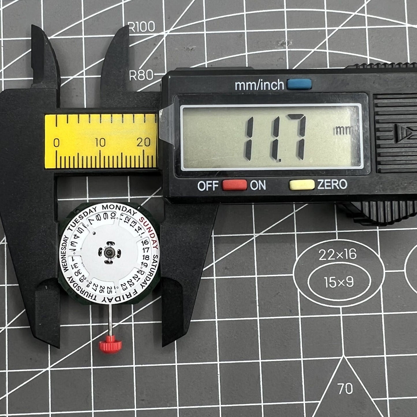Miyota 2350 3 Hands Day Date Quartz Movement With Watch Stem