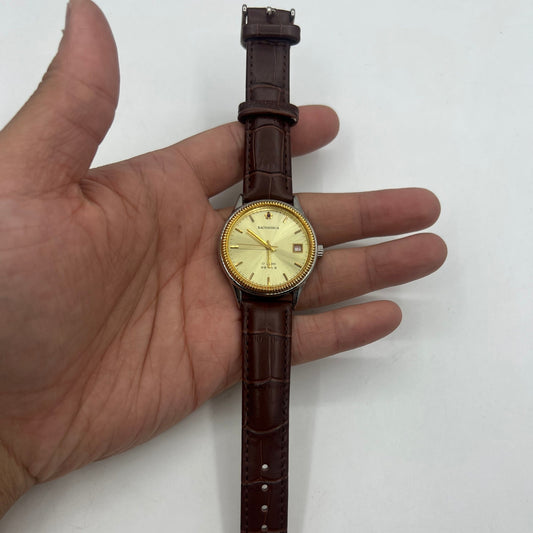 37mm Shanghai manual mechanical watch with golden dial and nails, round case, 17 jewels for precise timekeeping.