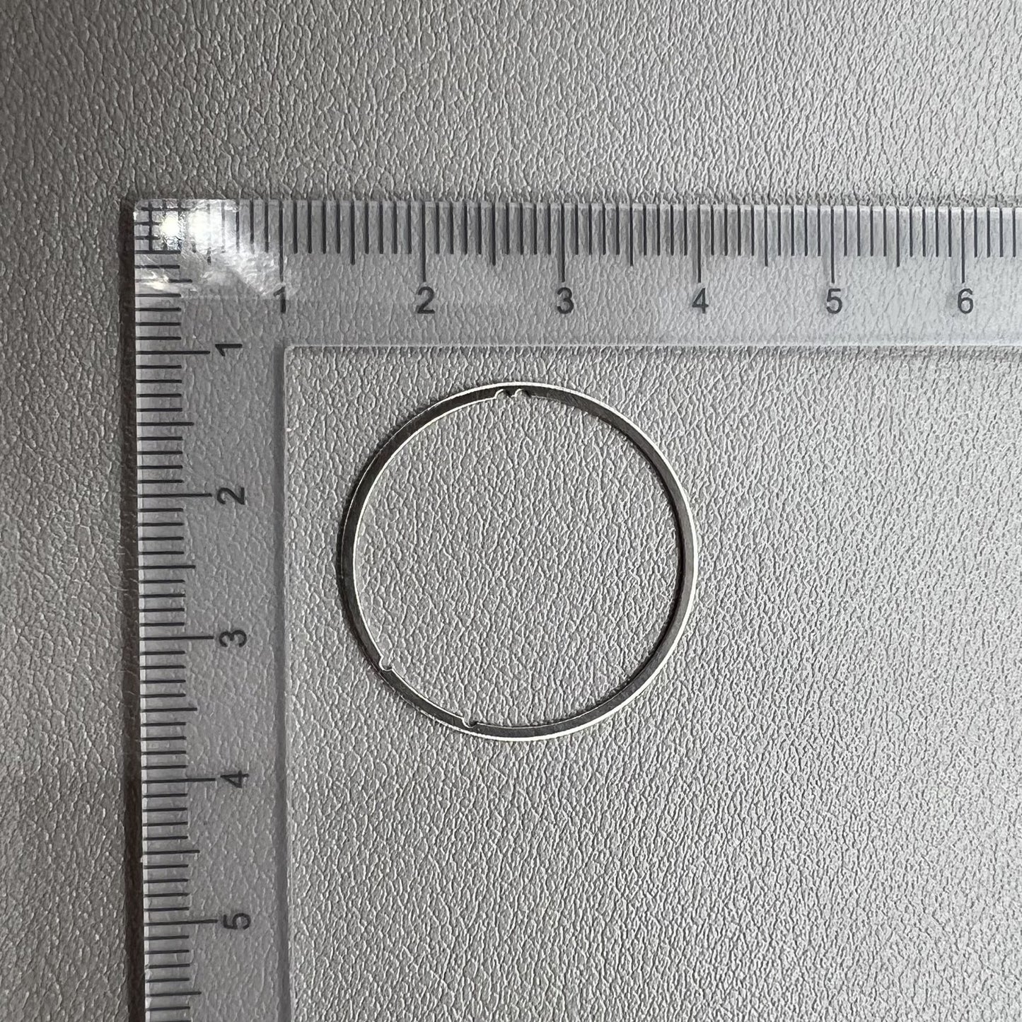 Set of 3 generic spacer rings for Miyota 8200 series, improving watch calendar function fit.