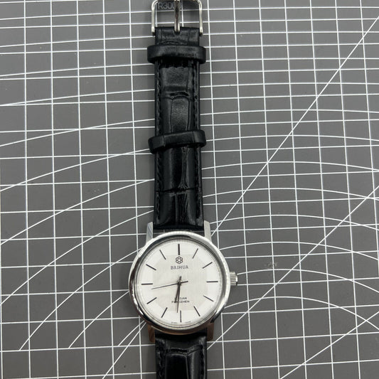 37mm Baihua manual mechanical watch with silver dial, 19 jewels, shock-resistant design for durability.