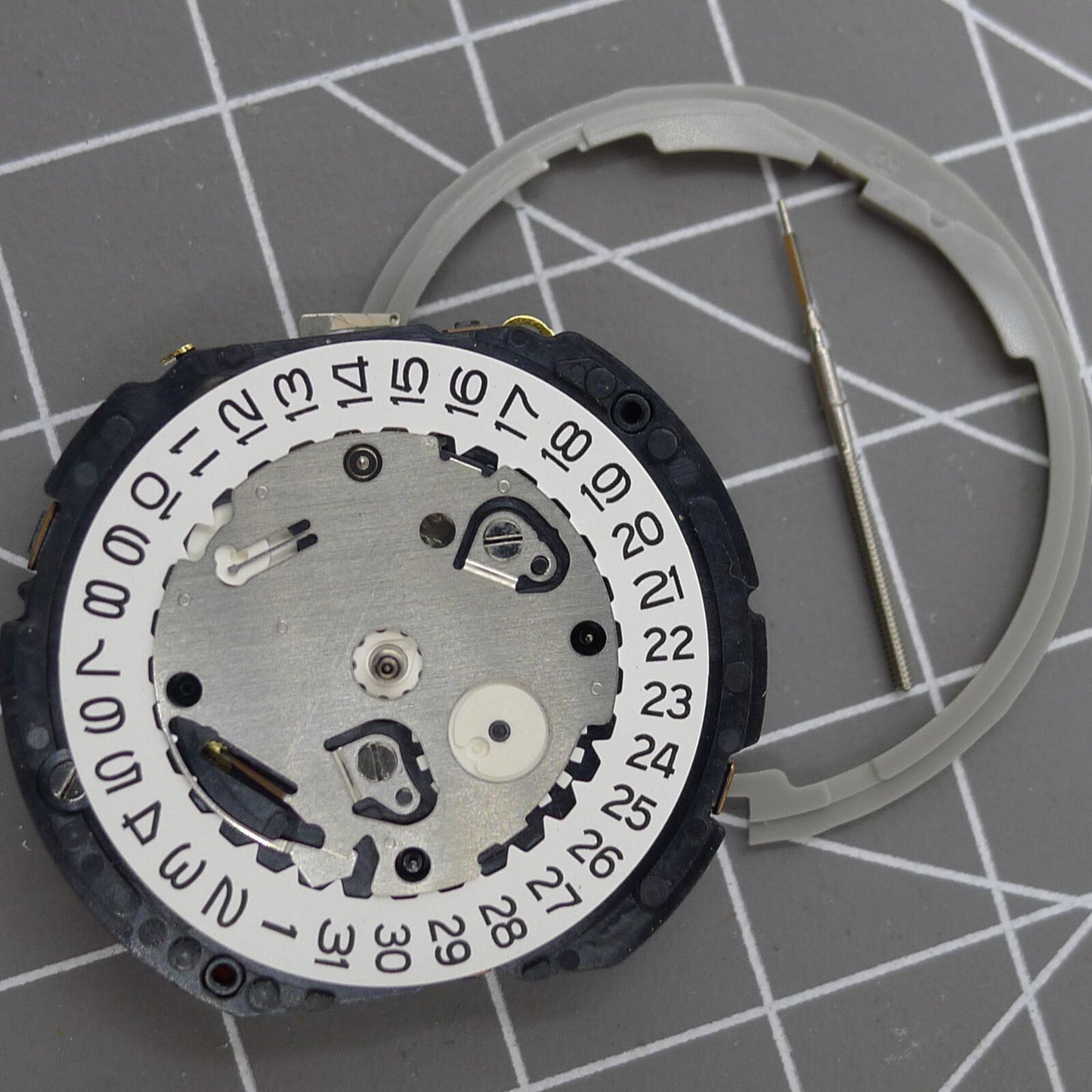 Hattori Epson TMI YM12A quartz watch movement, precision Japanese craftsmanship for accurate timekeeping