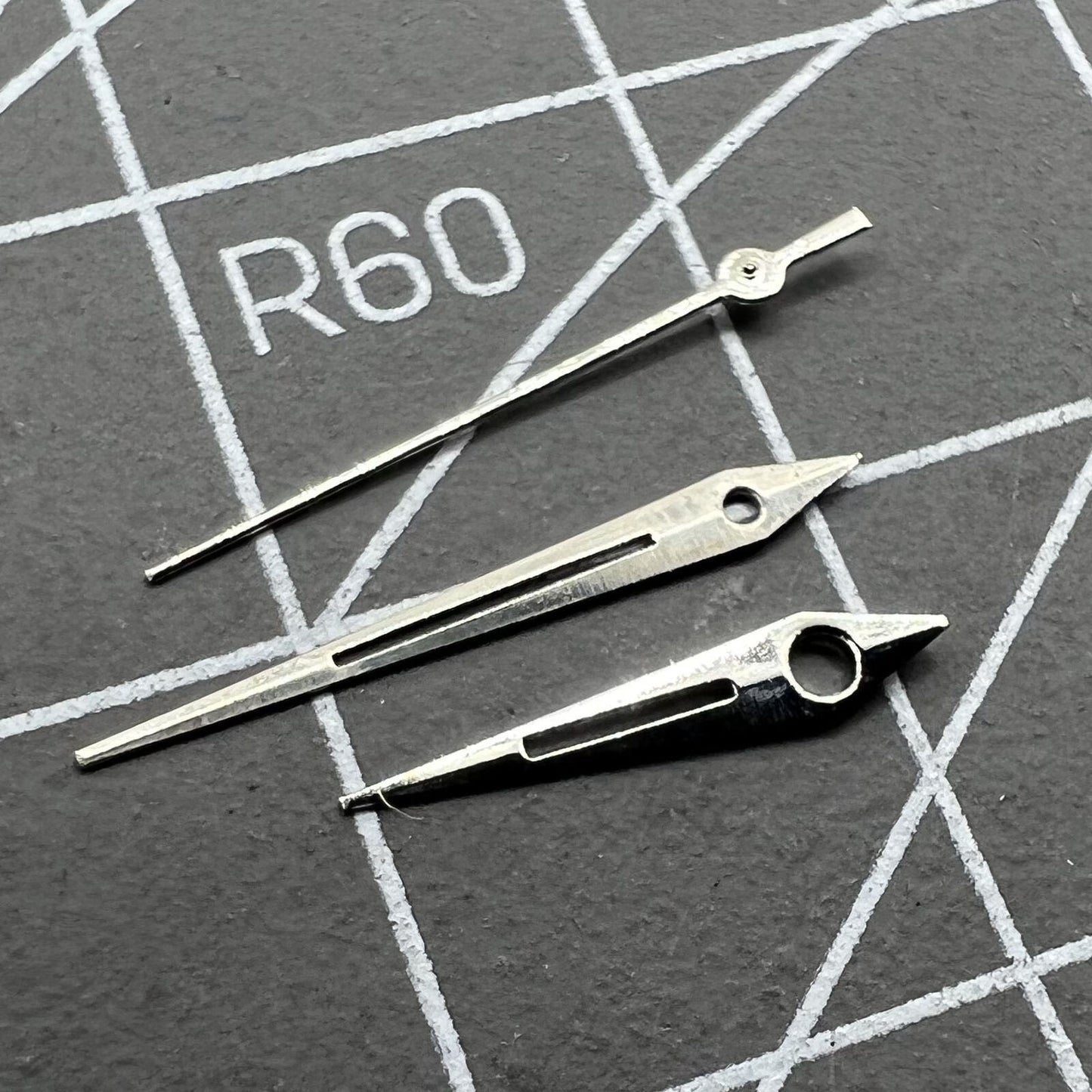 Aiguilles de montre argentées pour mouvement à quartz Miyota 2035 P1-H4-C97