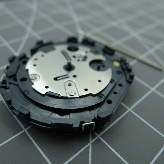 Japan-made Hattori Epson TMI VL57A quartz watch movement for precise timekeeping and durable performance.