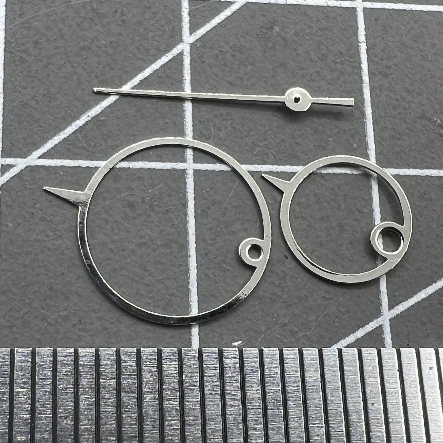 Aiguilles de montre rondes, pointues et irrégulières de 11 mm pour mouvement à quartz Miyota 2035