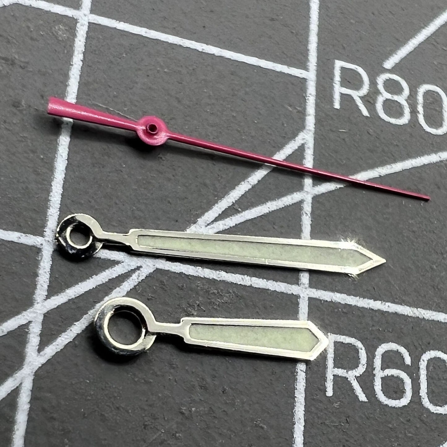 Aiguilles de montre luminescentes vertes argentées de 12,5 mm pour mouvement à quartz Ronda 515