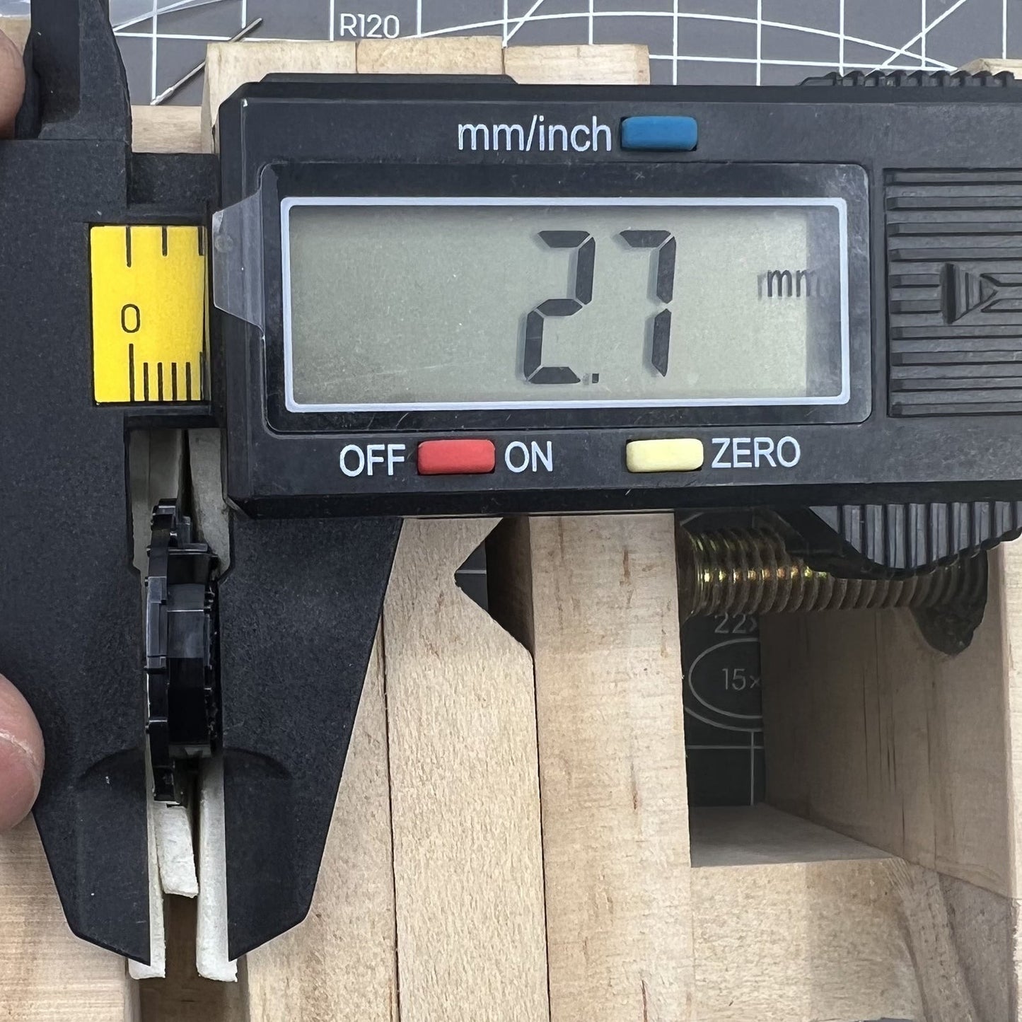 Epson Japan PC33 Uhr mit Doppelkalender Datum bei 3 Uhr