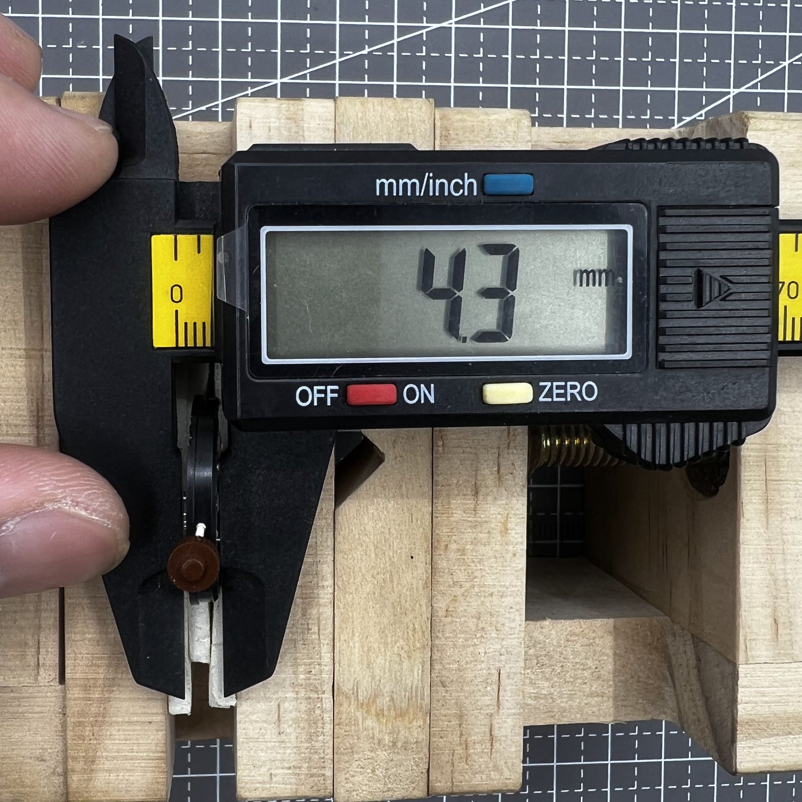 Ronda 505 24D quartz watch movement with date display at 3 o'clock for precise timekeeping.