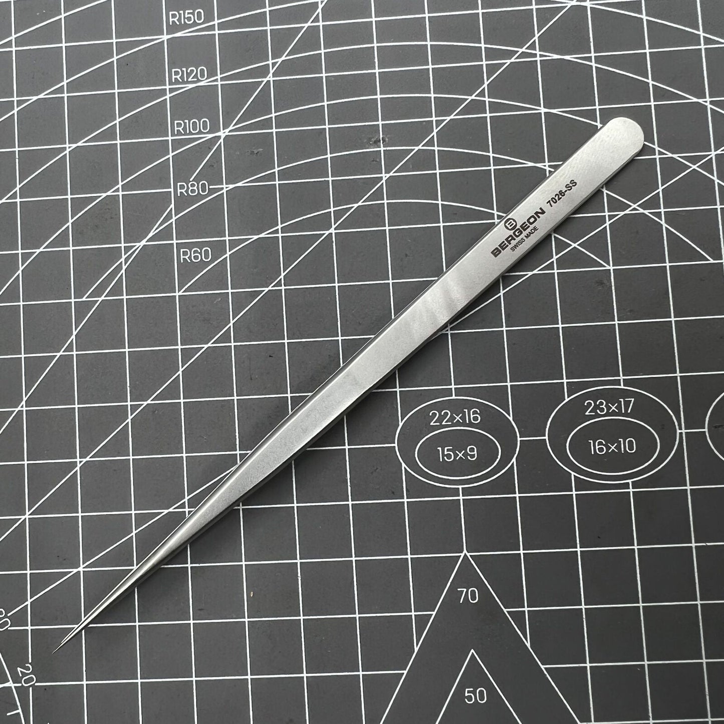 Pince à épiler antimagnétique Swiss Bergeon 7026-SS à pointes étroites et fines