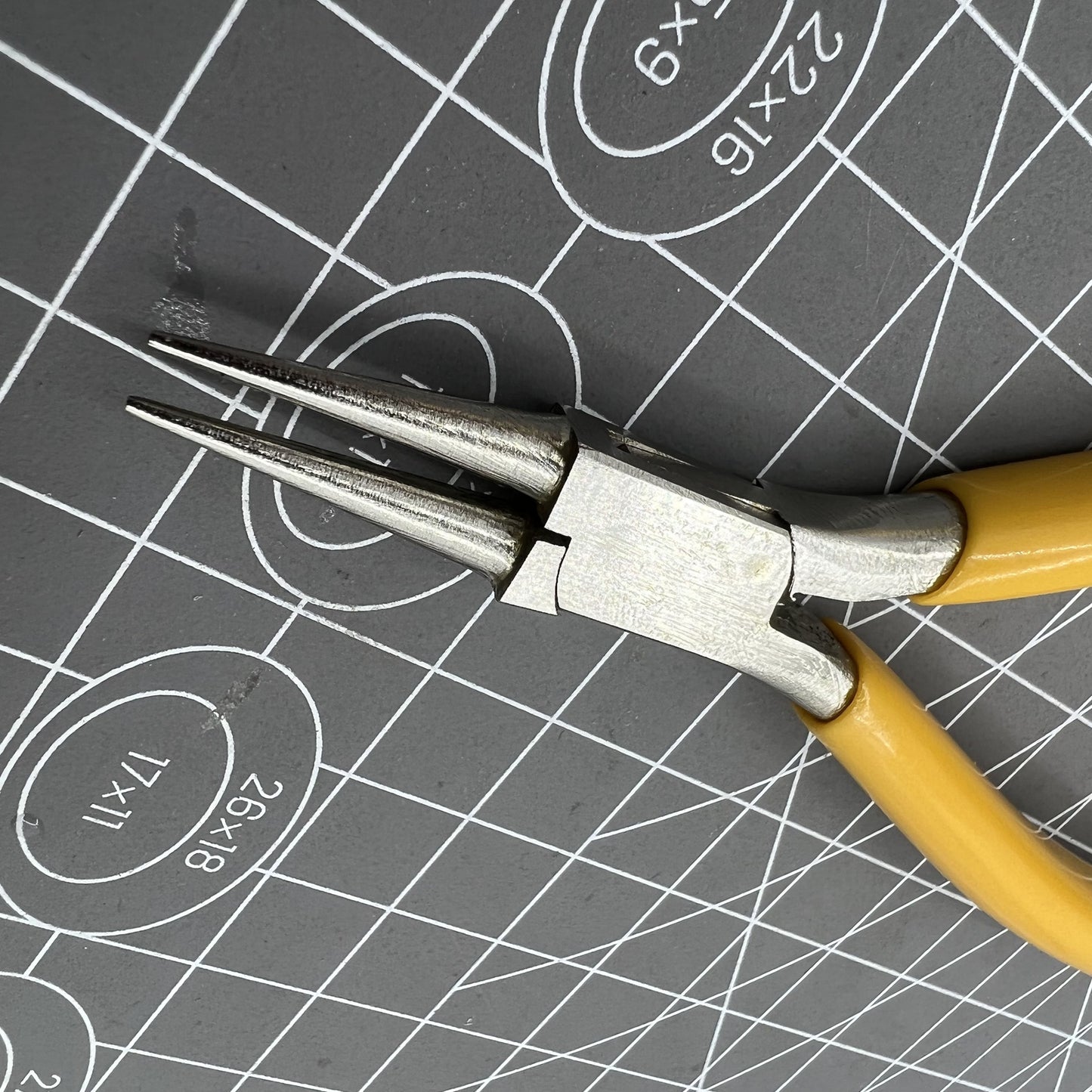 Bergeon Swiss 2512 Glattbacke Flachrundzange