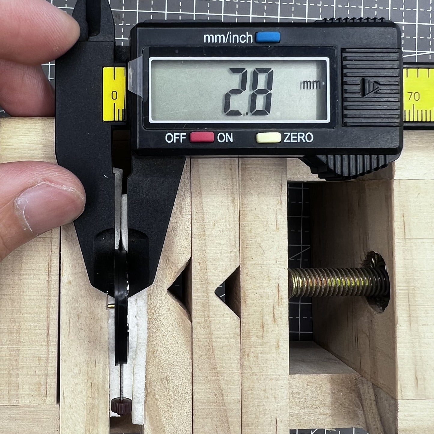 HCP3 Ronda Swiss Quarzwerk 515 Hochlaufendes Datum Schwarz Scheibe Kanzel