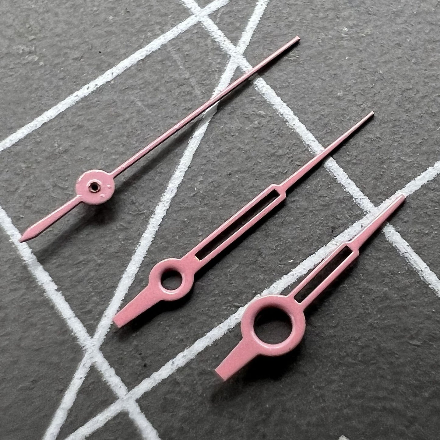 Aiguilles de montre creuses peintes en rose de 12 mm pour mouvement Miyota 2035 2115 2105 2305