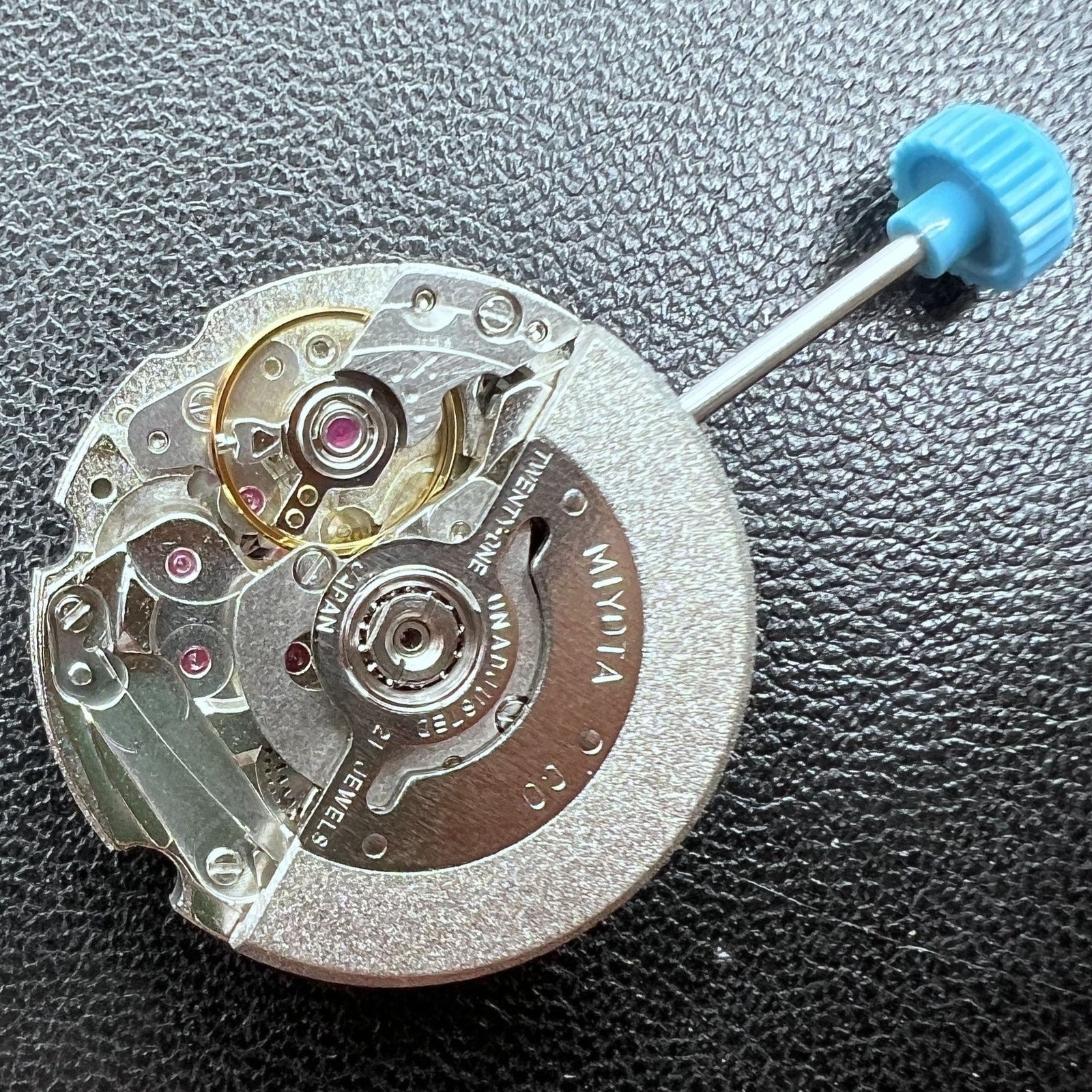 Japan Miyota 6T15 automatic watch movement with single calendar, precise mechanical timekeeping by Miyota.
