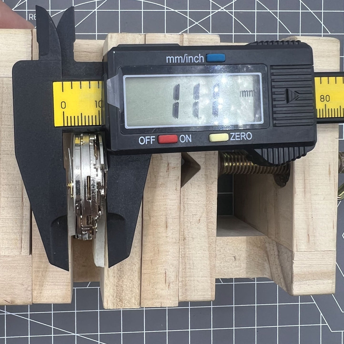 1. 7750 7751 Automatic watch with small second at 9 o'clock and moon phase at 6