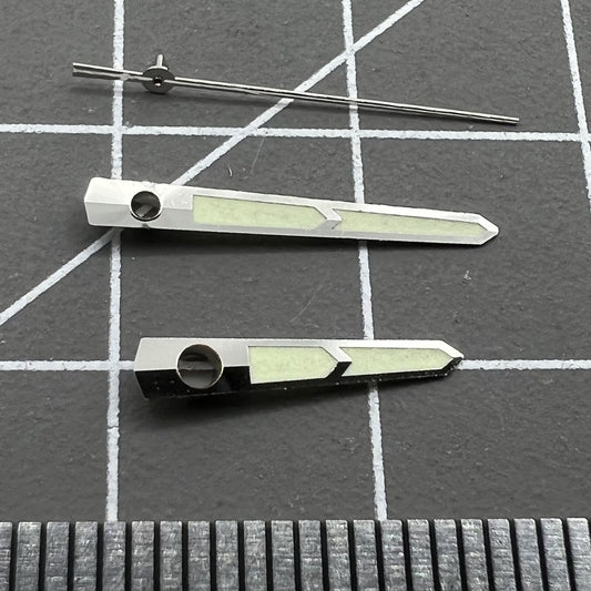 Green luminous watch hands designed for China Made 8215/2813/Miyota 8N24 movement, enhancing visibility.