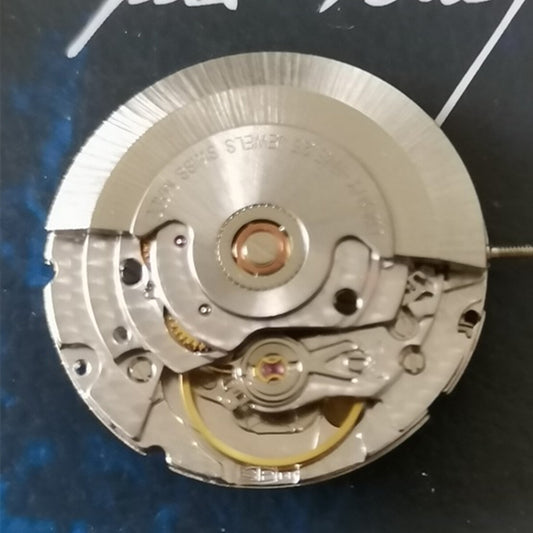 Seagull 2824 mechanical watch movement with single calendar at 3 o'clock on black dial for precision timekeeping