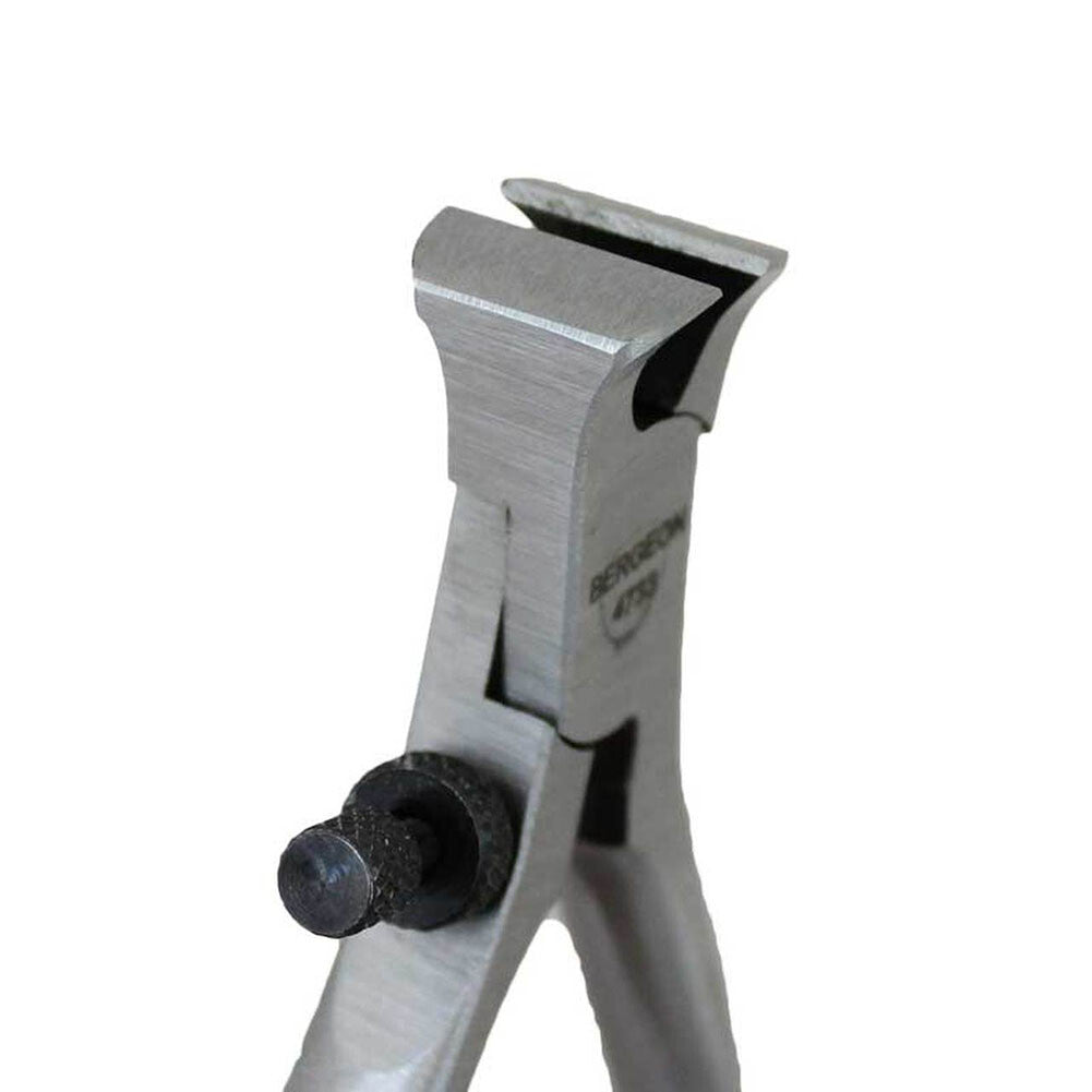 Bergeon 4733 Swiss Made watch tool tightening cannon pinion for precise watch repairs and adjustments.