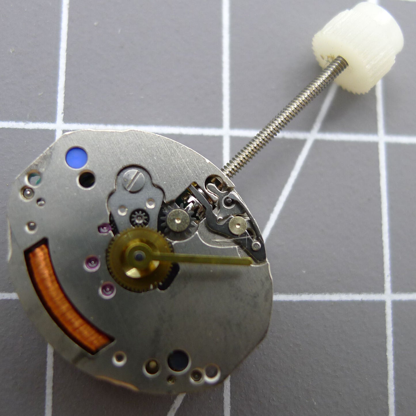 Swiss Made ETA 578.004 quartz movement with 2 hands, 6 jewels, high precision replacement part.