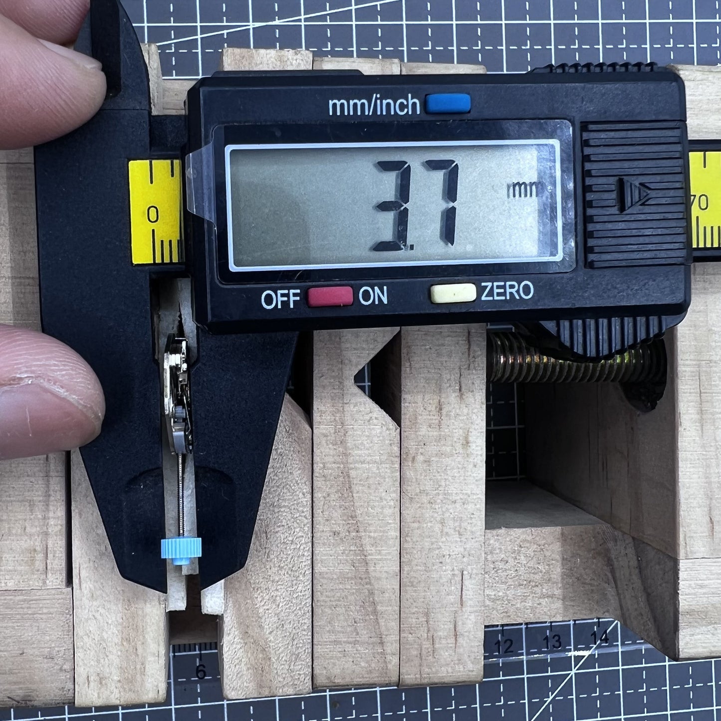Schweizer Ronda 763 Quarzwerk, 3 Zeiger, kein Kalender