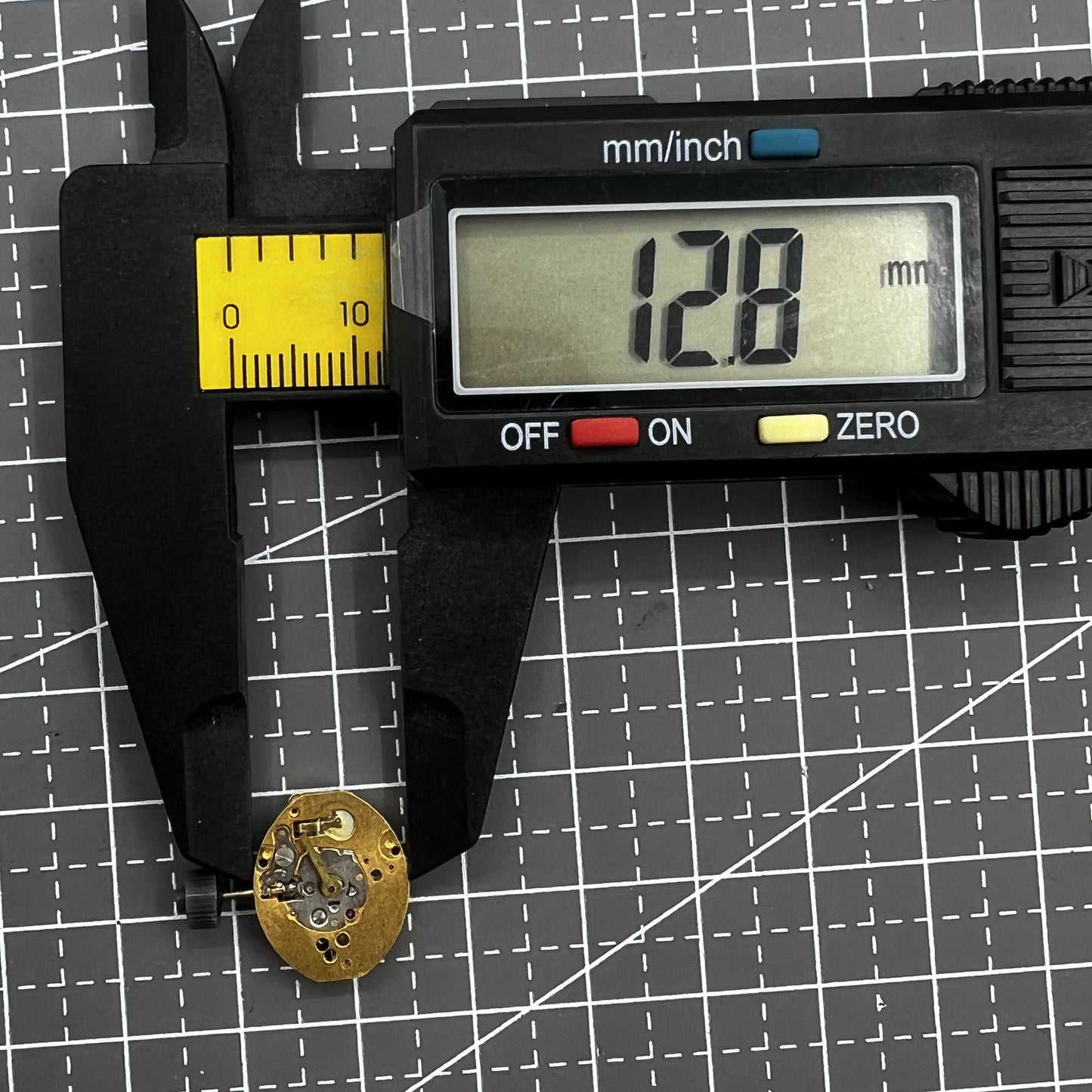 Swiss ETA980.003 Quartz Movement 2 Hands Blue Circuit Board