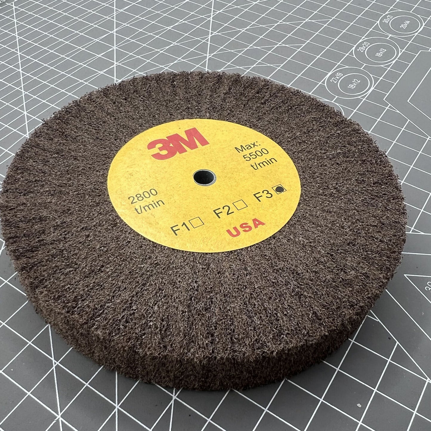 3M Grain Abrasive Wheel with Aluminum Oxide for precision polishing, fits Bergeon 6085-F3 watch accessory tools.