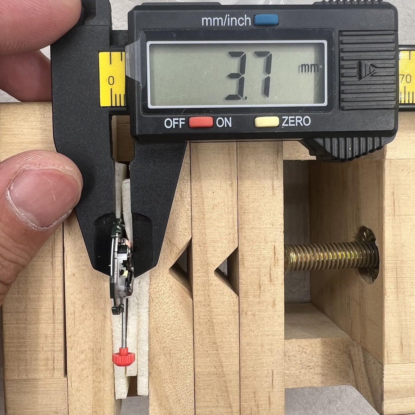2 pièces Japon Miyota 2115 Mouvement de quartz Date de calendrier à 3