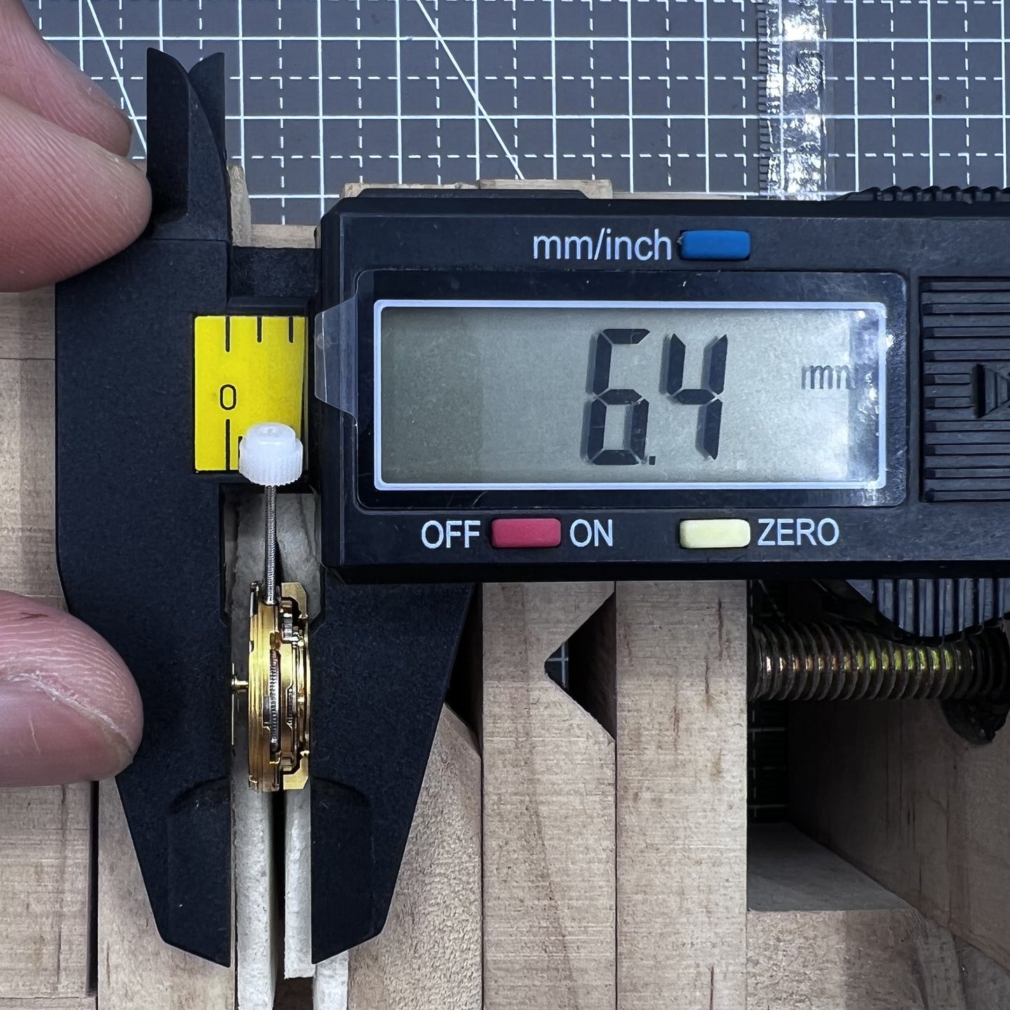 Golden Mechanical Movement Date At 3 Replacement of ETA2671 Movement