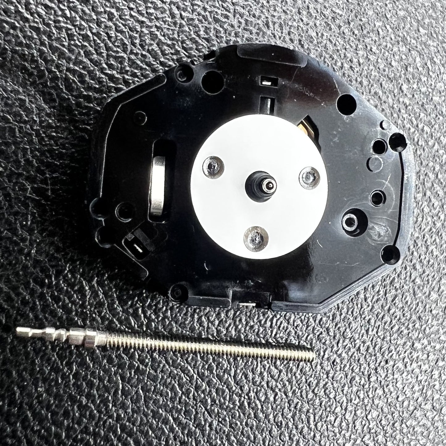 Hattori Epson PC21 quartz watch movement for precise timekeeping in wristwatches.