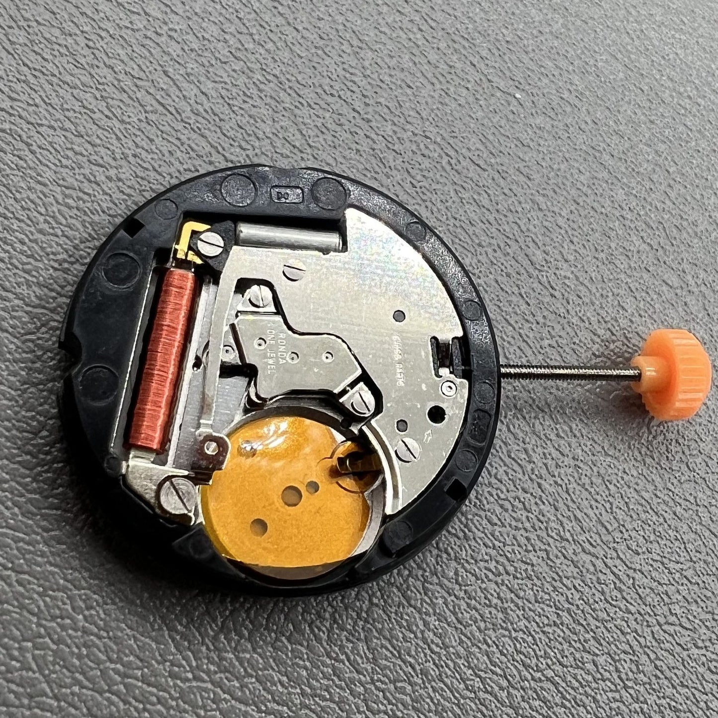 Ronda Swiss 507 quartz movement with 3 hands and day-date display at position 3 for precise timekeeping