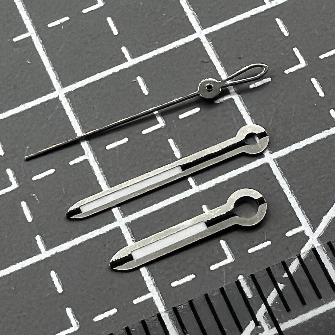 Silver trim watch hands set, compatible with ETA 2824, 2834, 2836, 2846 movements for precise timekeeping.