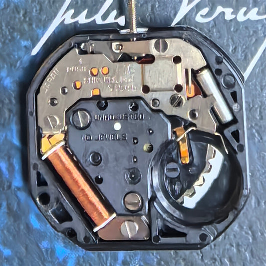 New Original YL44A quartz watch movement with double calendar and 3 hands for precise timekeeping.