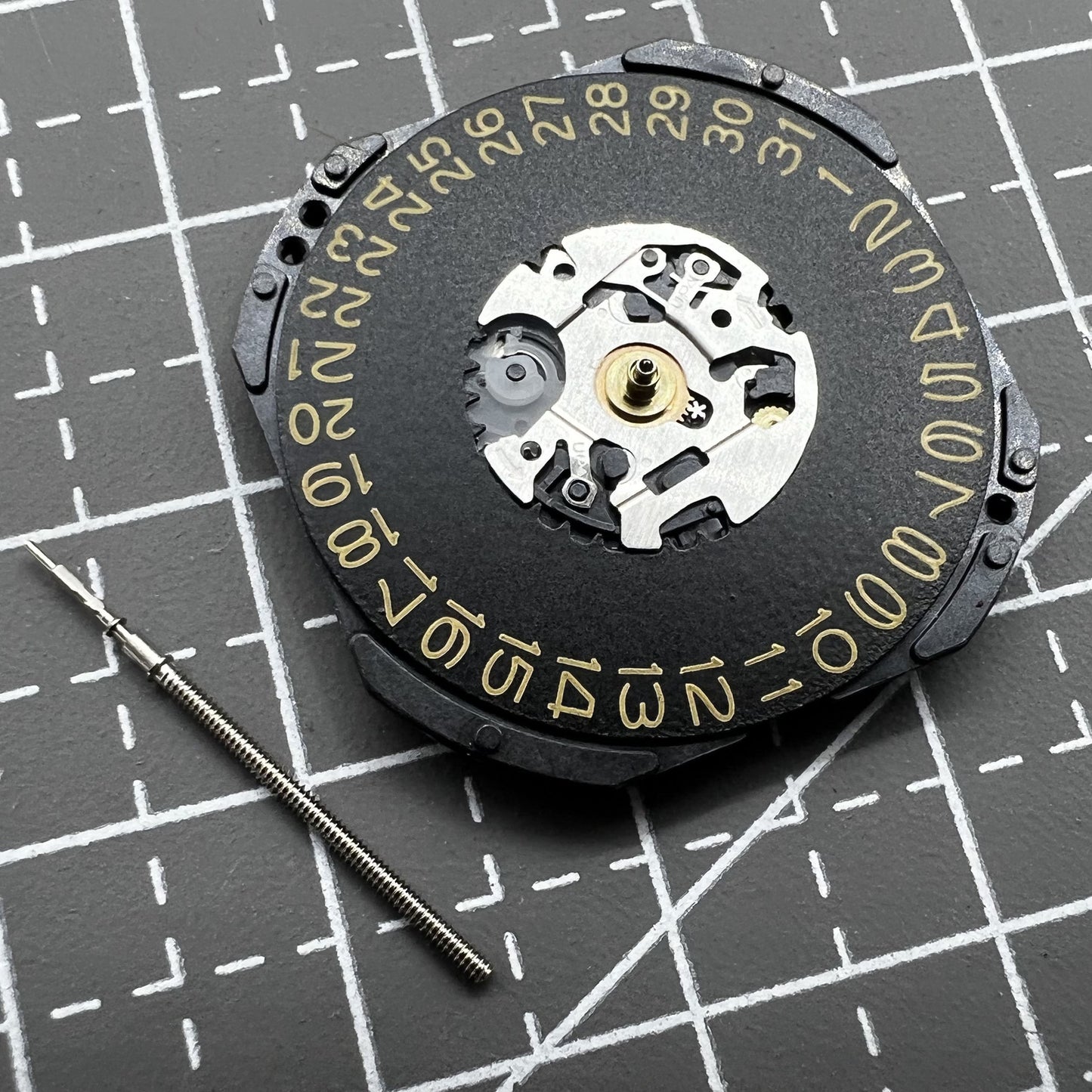 2 PIECES Hattori VX42 VX42E Quartz Movement Day At 3 Golden Font+Black Disk