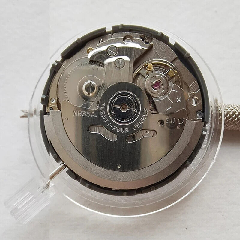 In Japan hergestelltes mechanisches automatisches Armbanduhrwerk NH35 mit Datum bei 6, schwarze Scheibe