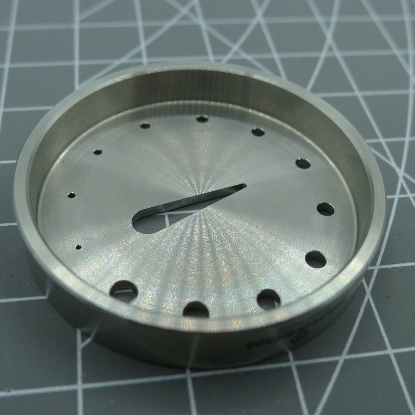 Outil de réglage de maintien en métal pour balancier et spiral Bergeon 30110, fabriqué en Suisse