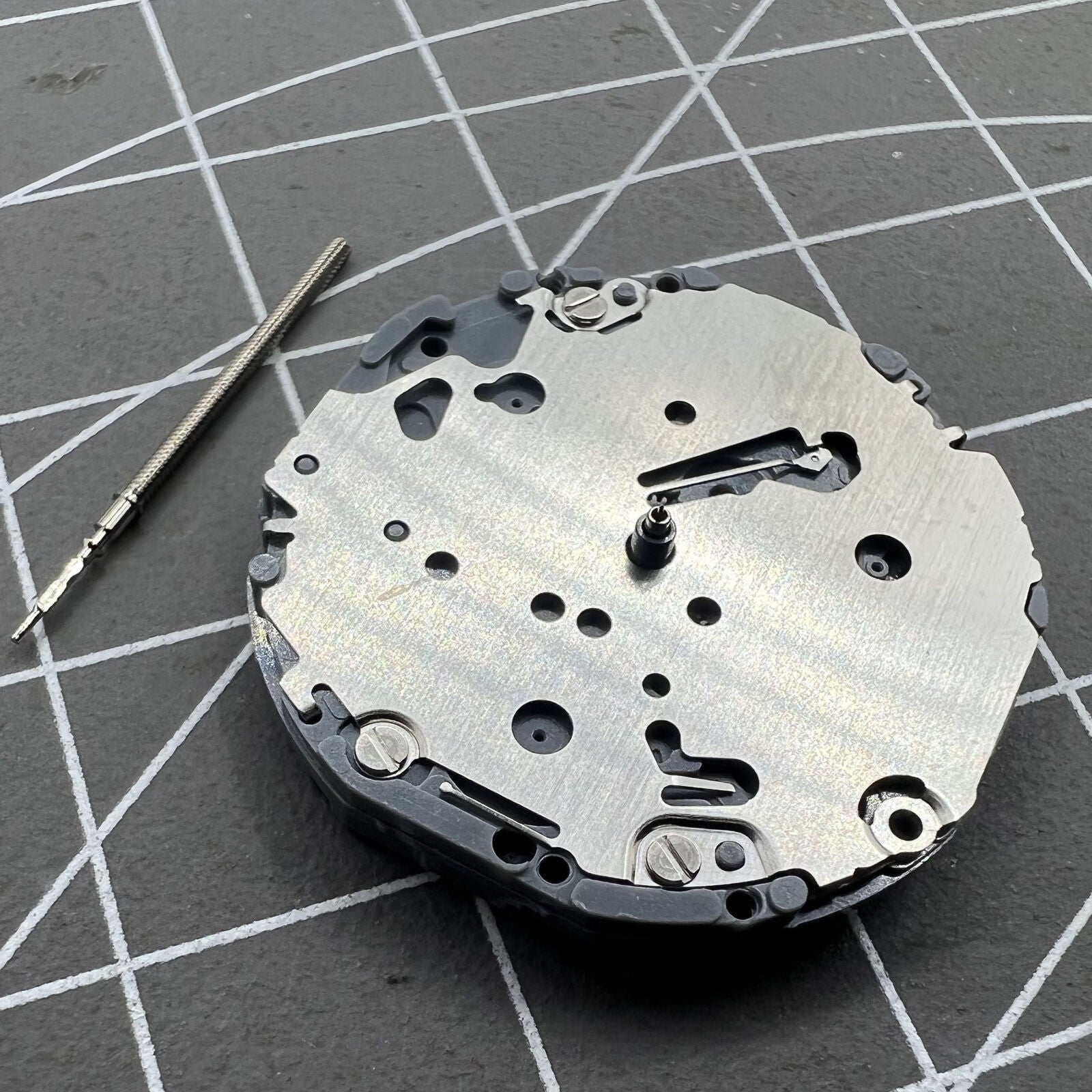 Hattori Epson quartz watch movement VH31A for precise timekeeping in watch accessories.