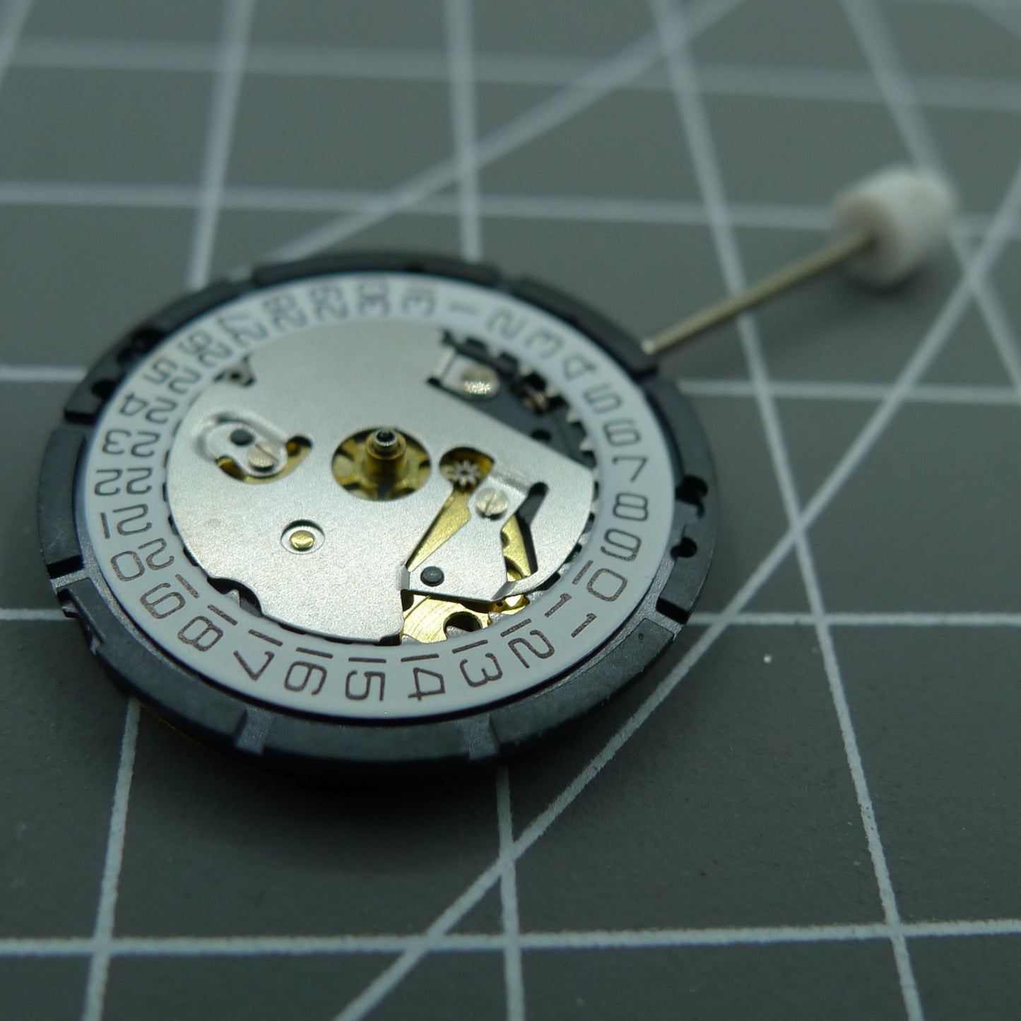 Schweizer Uhrwerk ISA 338, Quarzwerk, Uhren, 3 Zeiger, Datum bei 3
