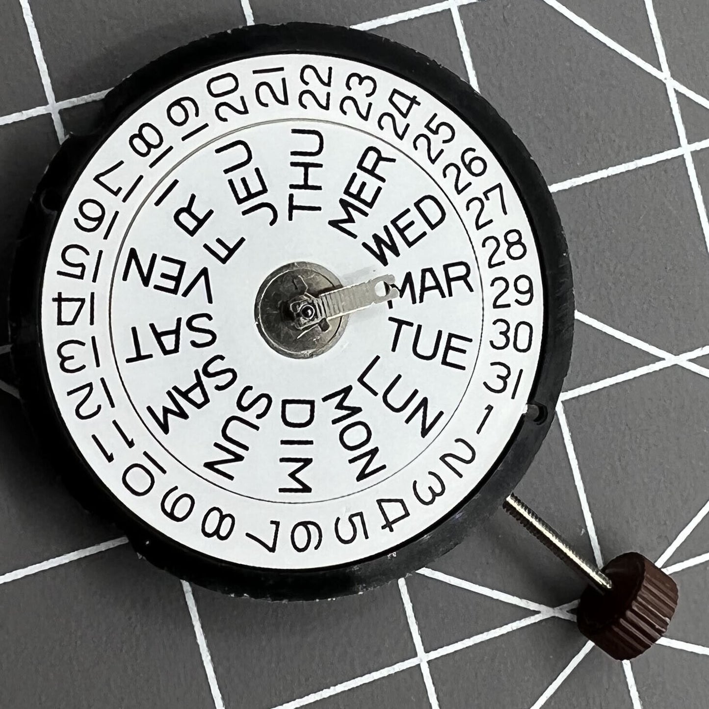 Ronda 517, Schweizer Quarzwerk, Datum bei 3 Uhrwerk
