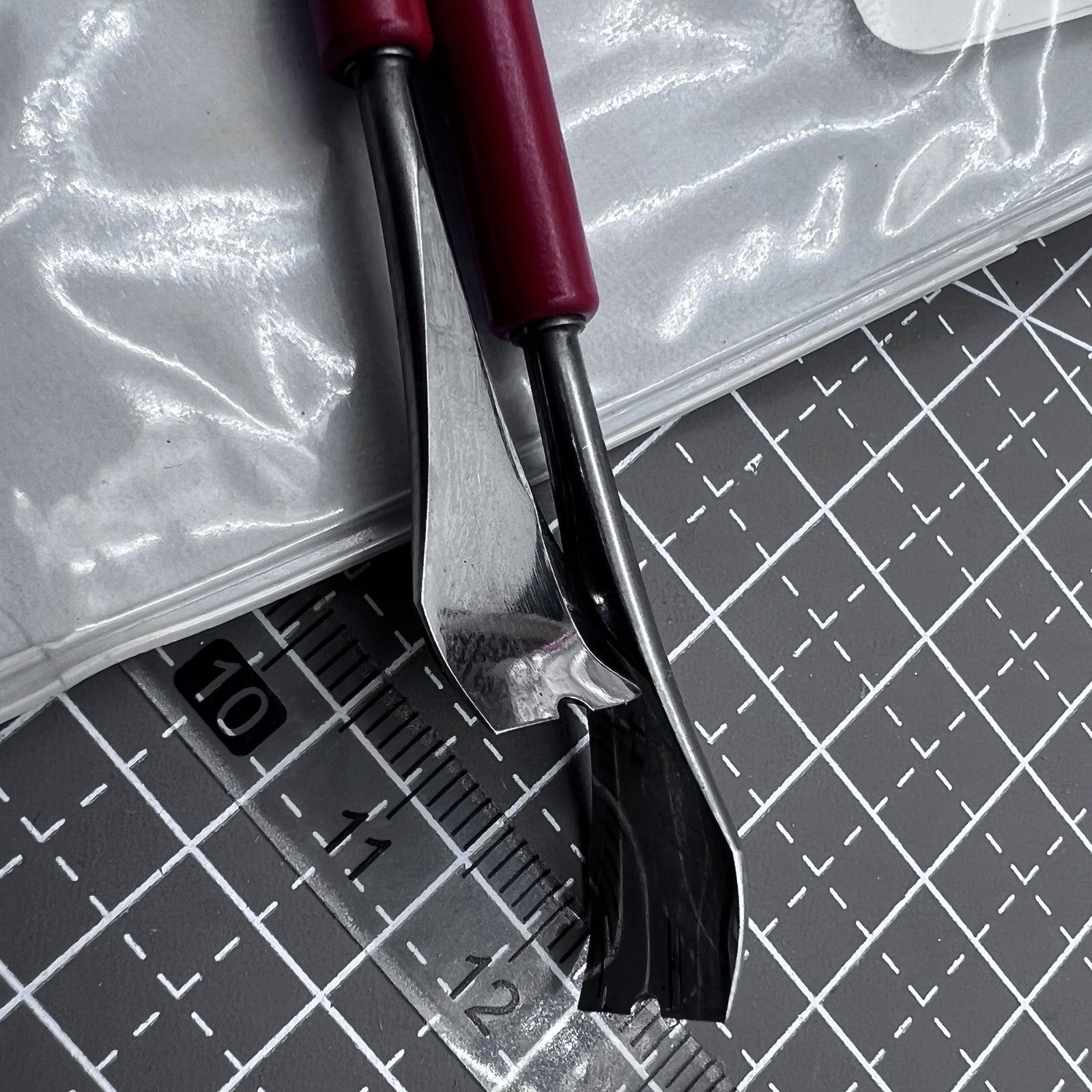 Swiss Horotec MSA05.014 hand levers pair with 10mm tips for precise wristwatch repairs and adjustments.