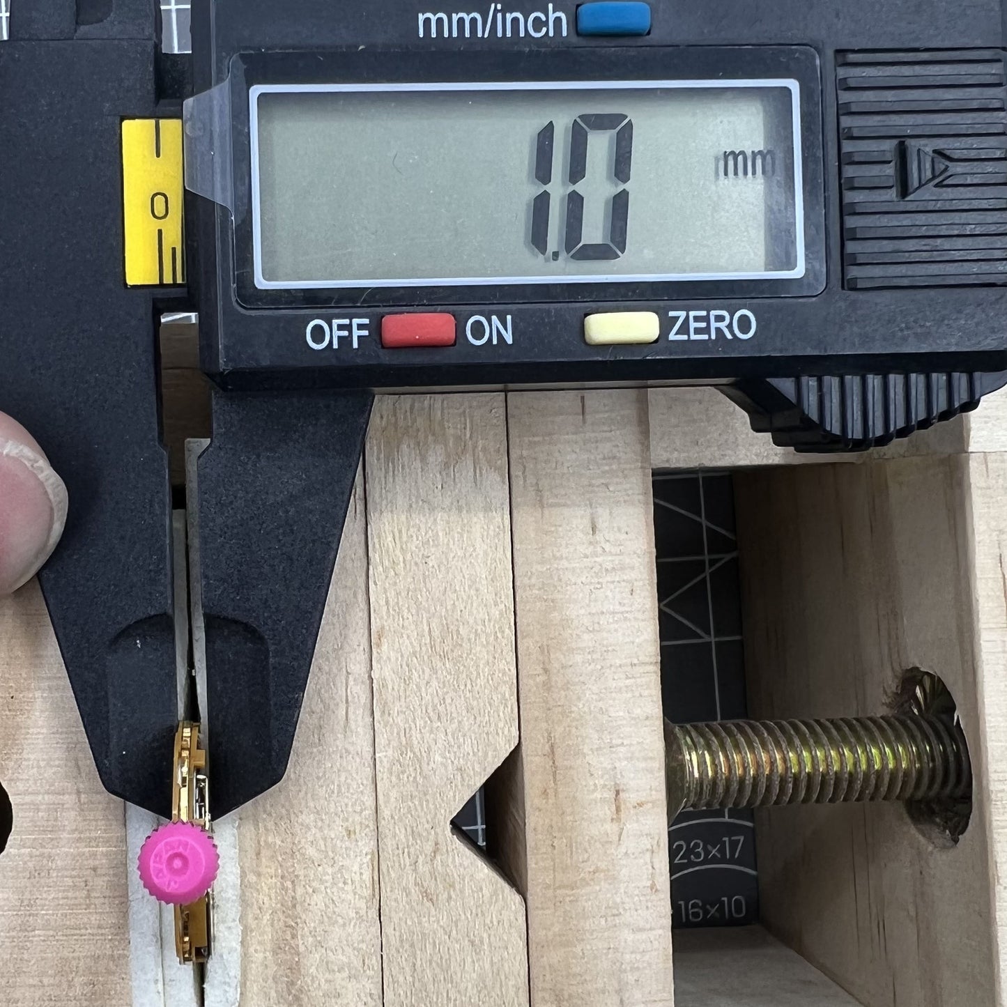 Miyota 9T13 Date at 3 Quartz Movement