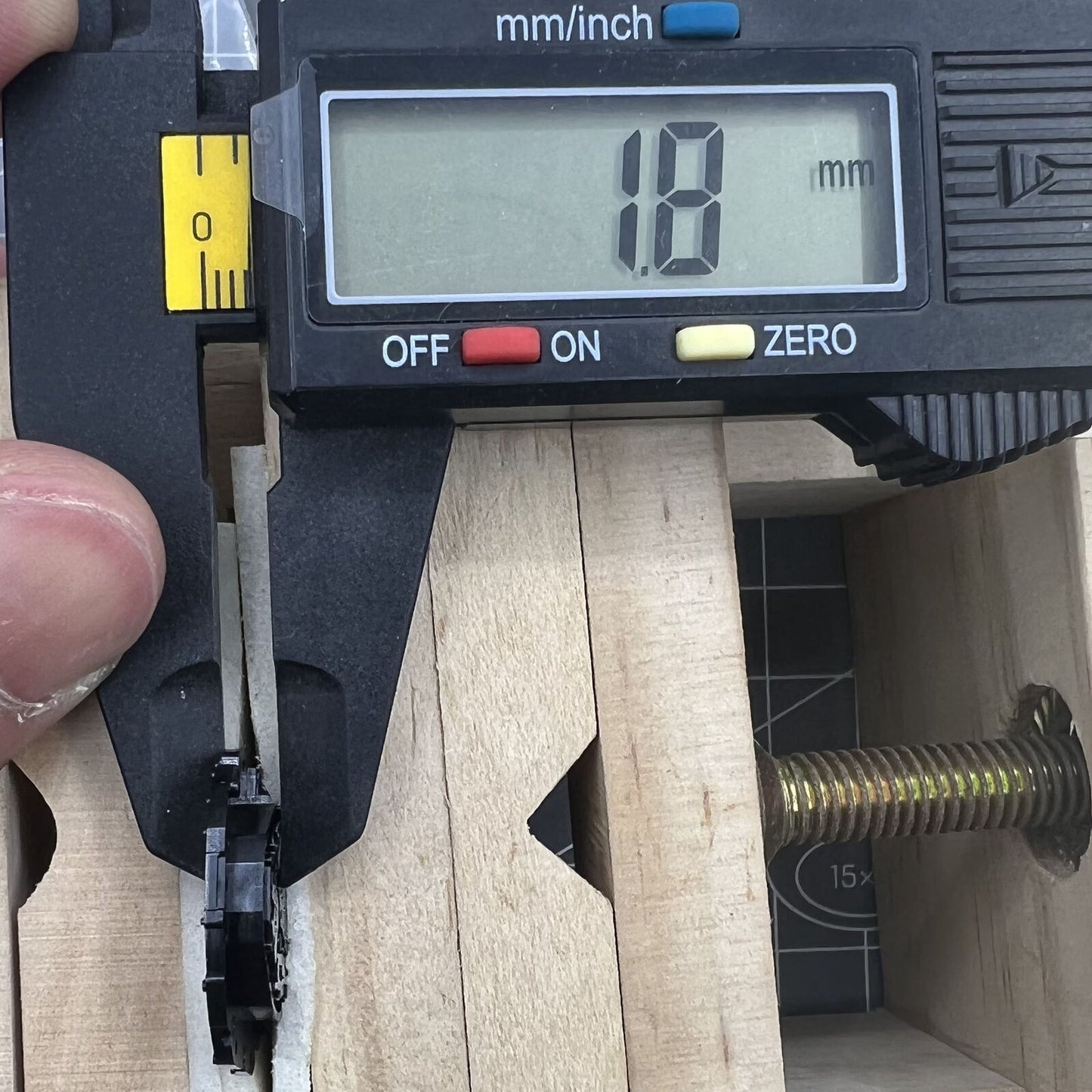 Epson PC33 watch movement, double calendar at 3 o?clock, Japan-made precision mechanism.