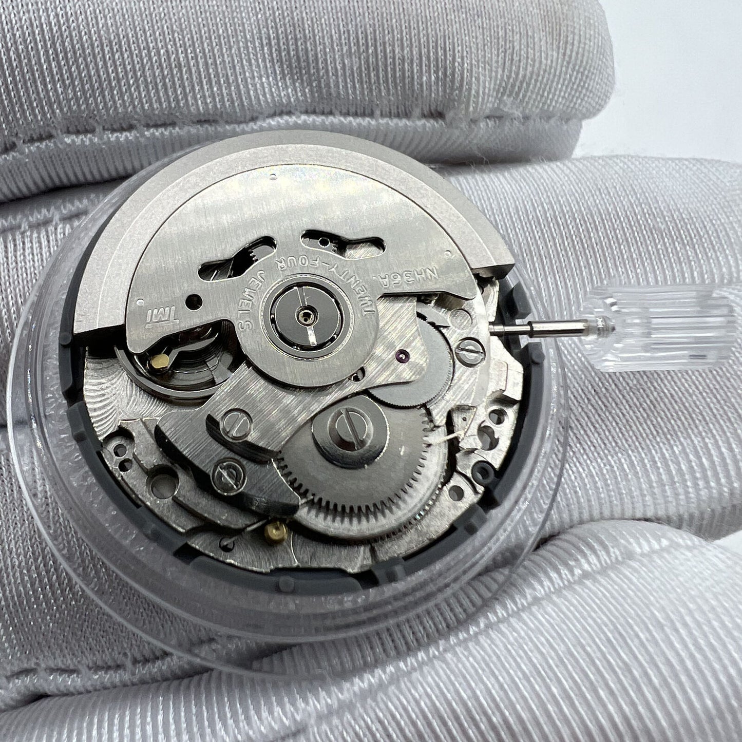 In Japan hergestelltes NH36-Automatikwerk mit arabischem Datum, Zifferblatt mit Krone bei 3,8/3,0