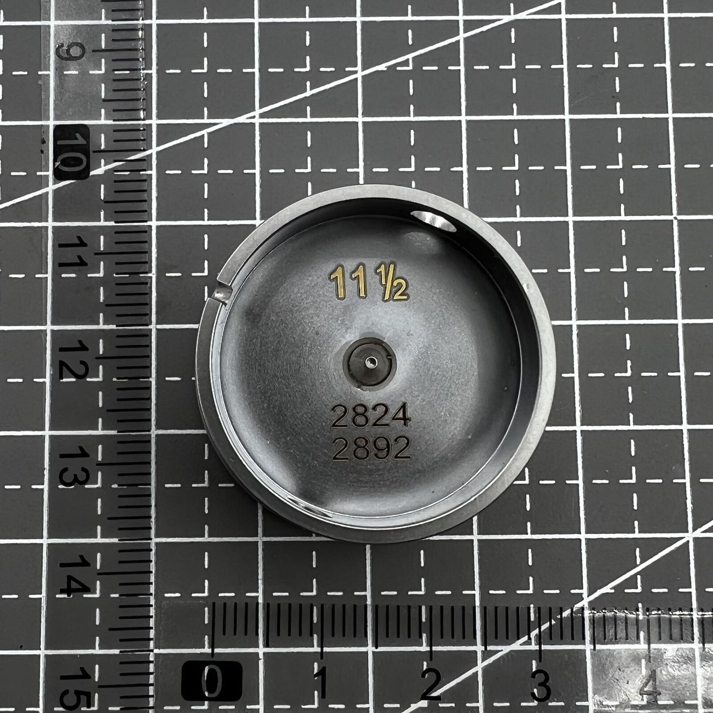 11-1/2 Ligne Movement Holder With Center Screw For Eta 2892/2824 Movement