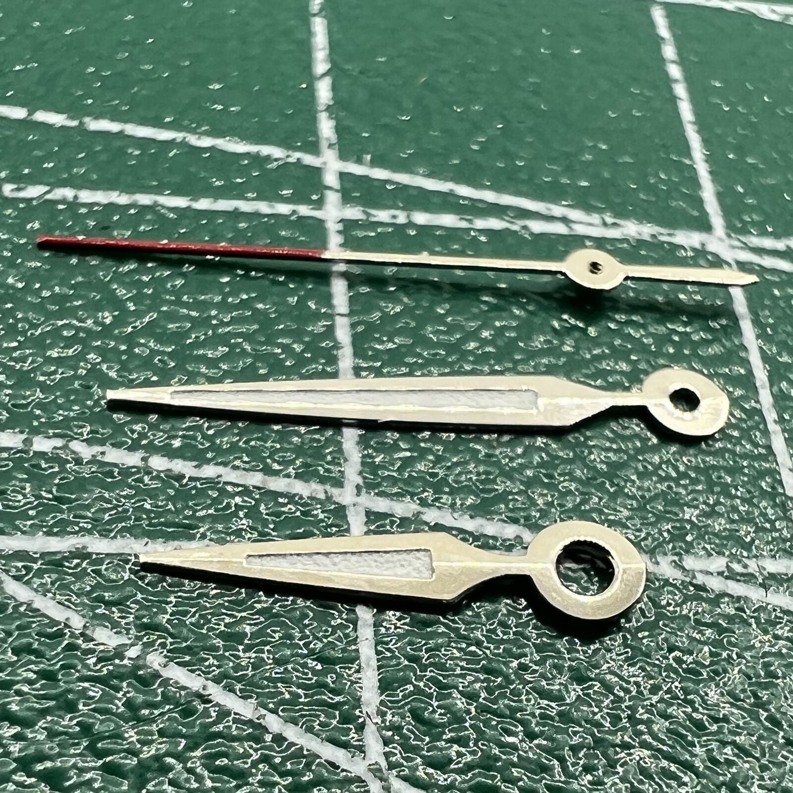 P1-H2-C1 luminous arrow-shaped watch hands for Miyota 2035 movement, bright and precise time display.