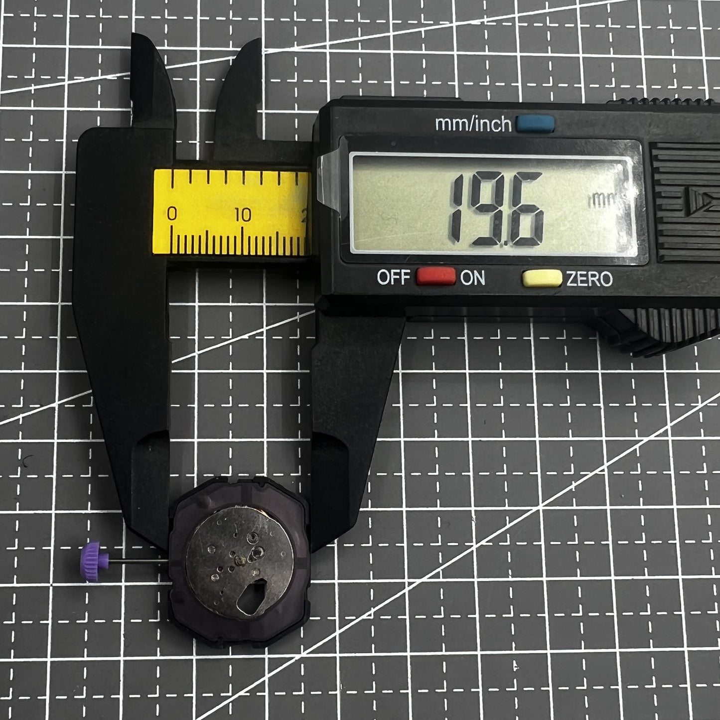 Montre Citizen G870M à mouvement solaire à 2 aiguilles, Japon