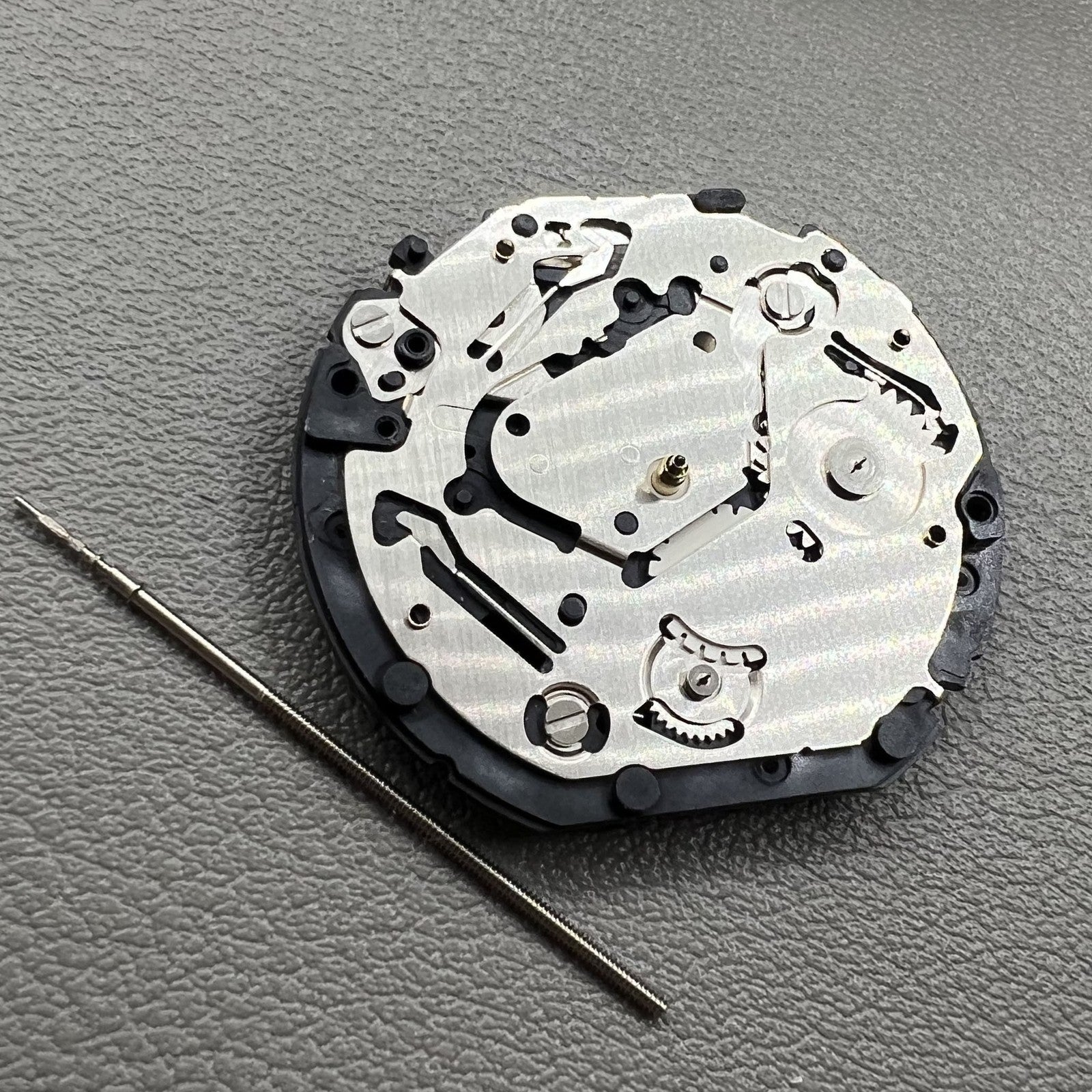 Japan Hattori Epson VX7RE quartz watch movement for precise timekeeping and durability
