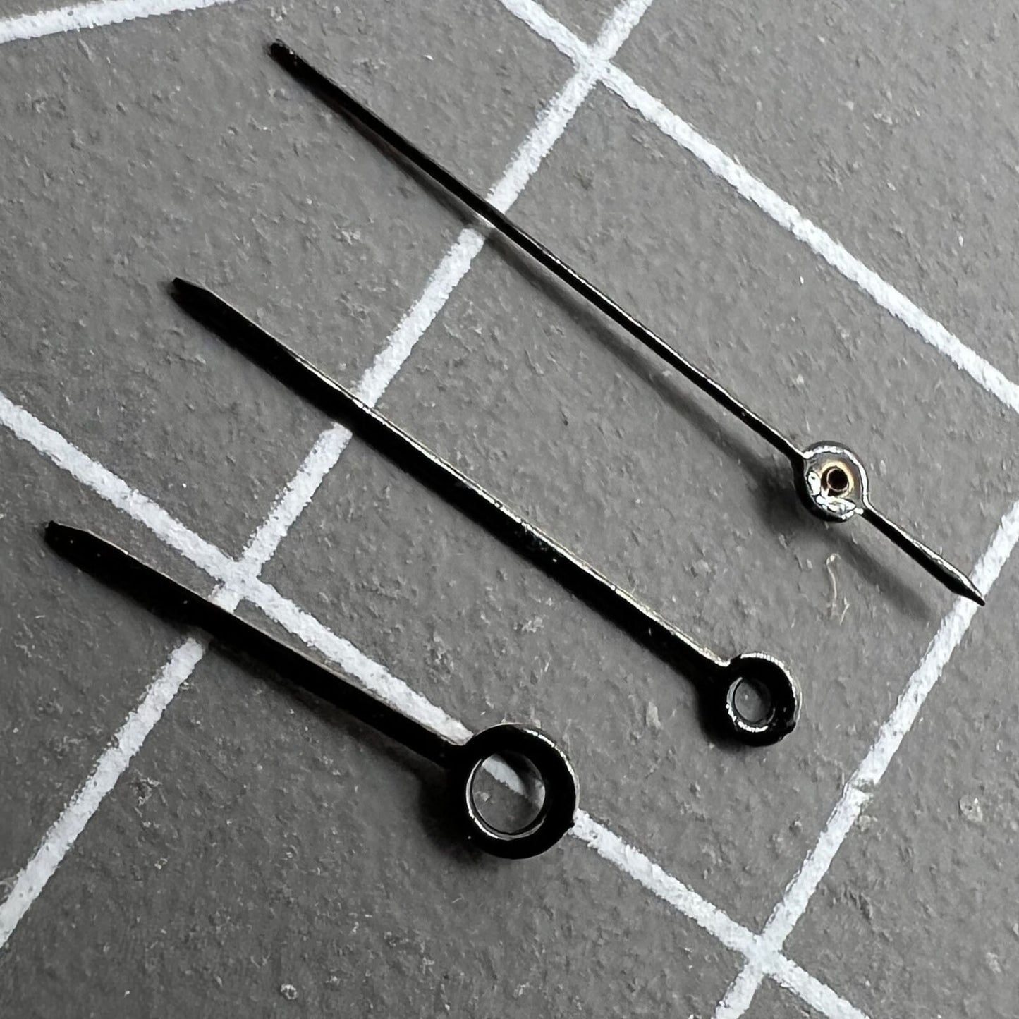Black watch hands set by NO.1519 for Miyota 2035 movement, lengths 14mm/12mm/9mm, sleek design.